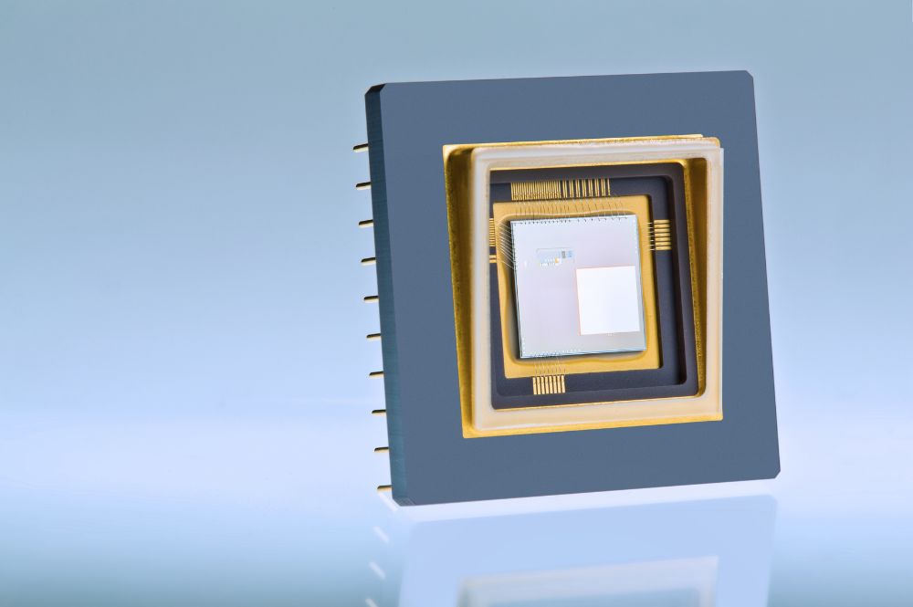 Quadratischer Chip, mit mehreren Schichten.